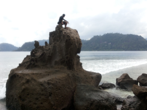 In September 19, 2014 a giant Rock Pagang Island very cool, just like a coral but?